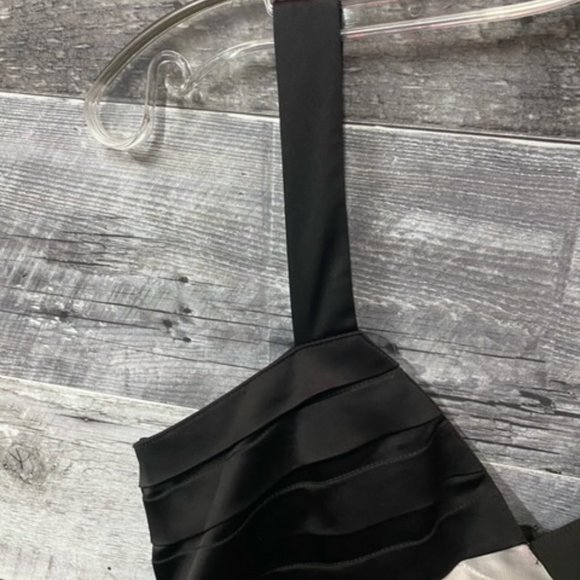 BCBGMaxAzria Silver and Black Cocktail Dress Size 6 - Picture 3 of 4